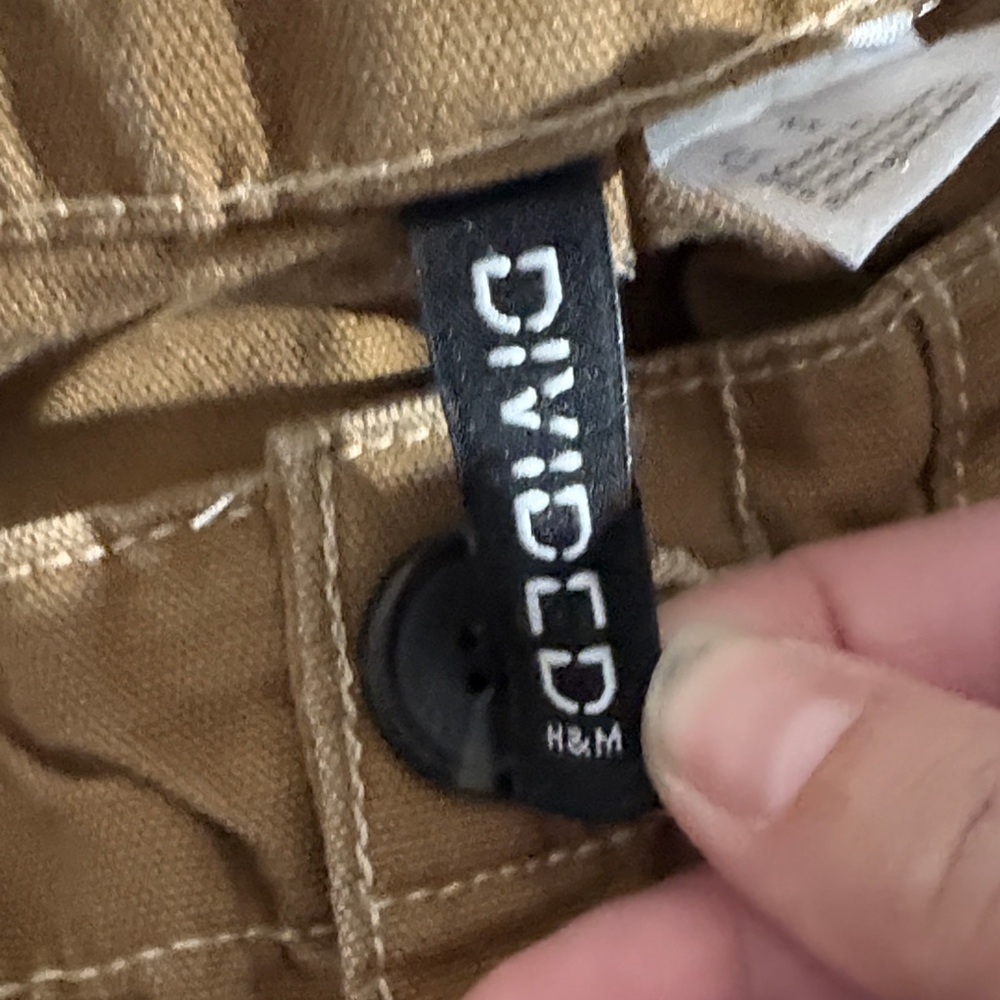 Divided by H&M Women’s Tan / Brown Cargo Pants - Picture 2 of 9
